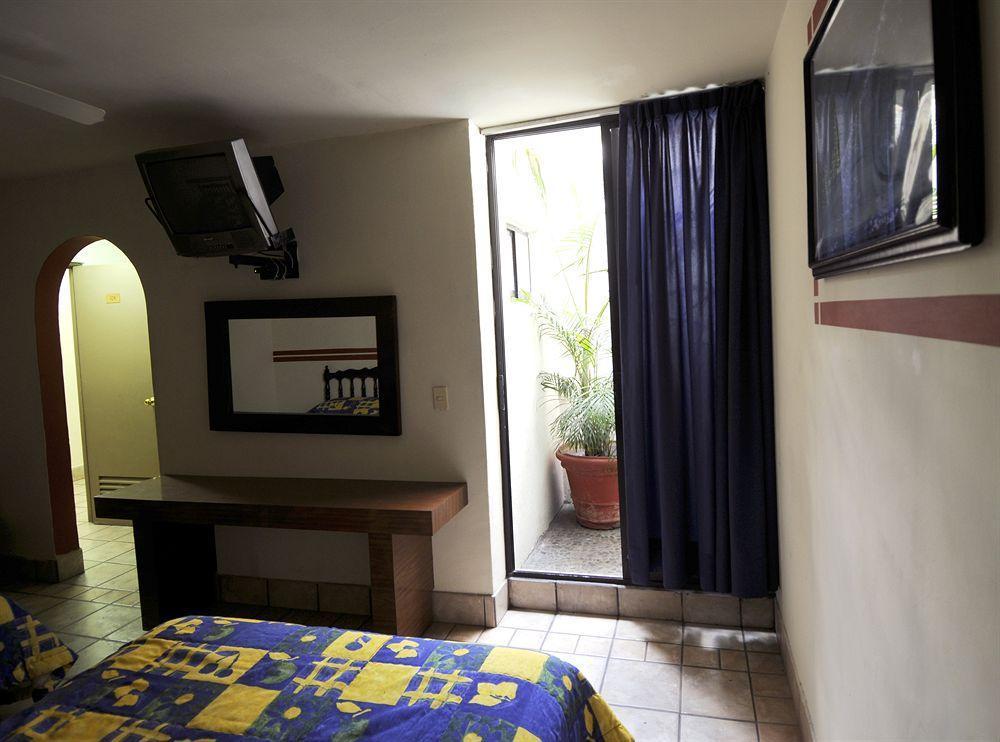 Hotel Arboledas Industrial Guadalajara Eksteriør billede