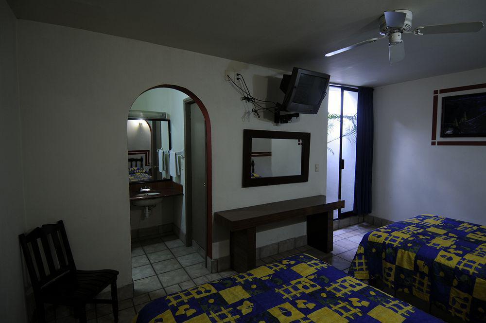 Hotel Arboledas Industrial Guadalajara Eksteriør billede